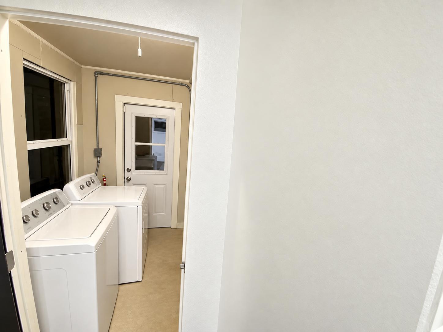 7936 Terrace Road Lake Worth, FL 33462 - Photo 10 of 16 Laundry Room