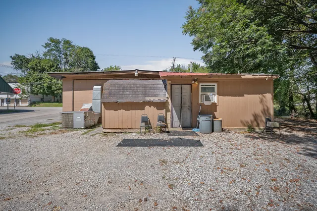 $300,000 | 5339 McMinnville Highway, Doyle, TN 38559