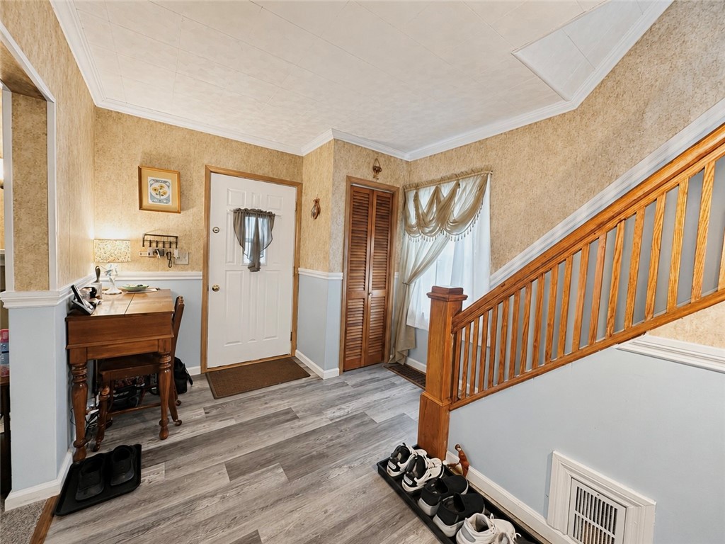 460 West High Street Erwin, NY 14870 - Photo 8 of 36 Foyer