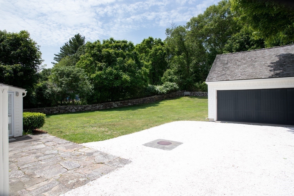 41 Drift Road Westport, MA 02790 - Photo 6 of 38