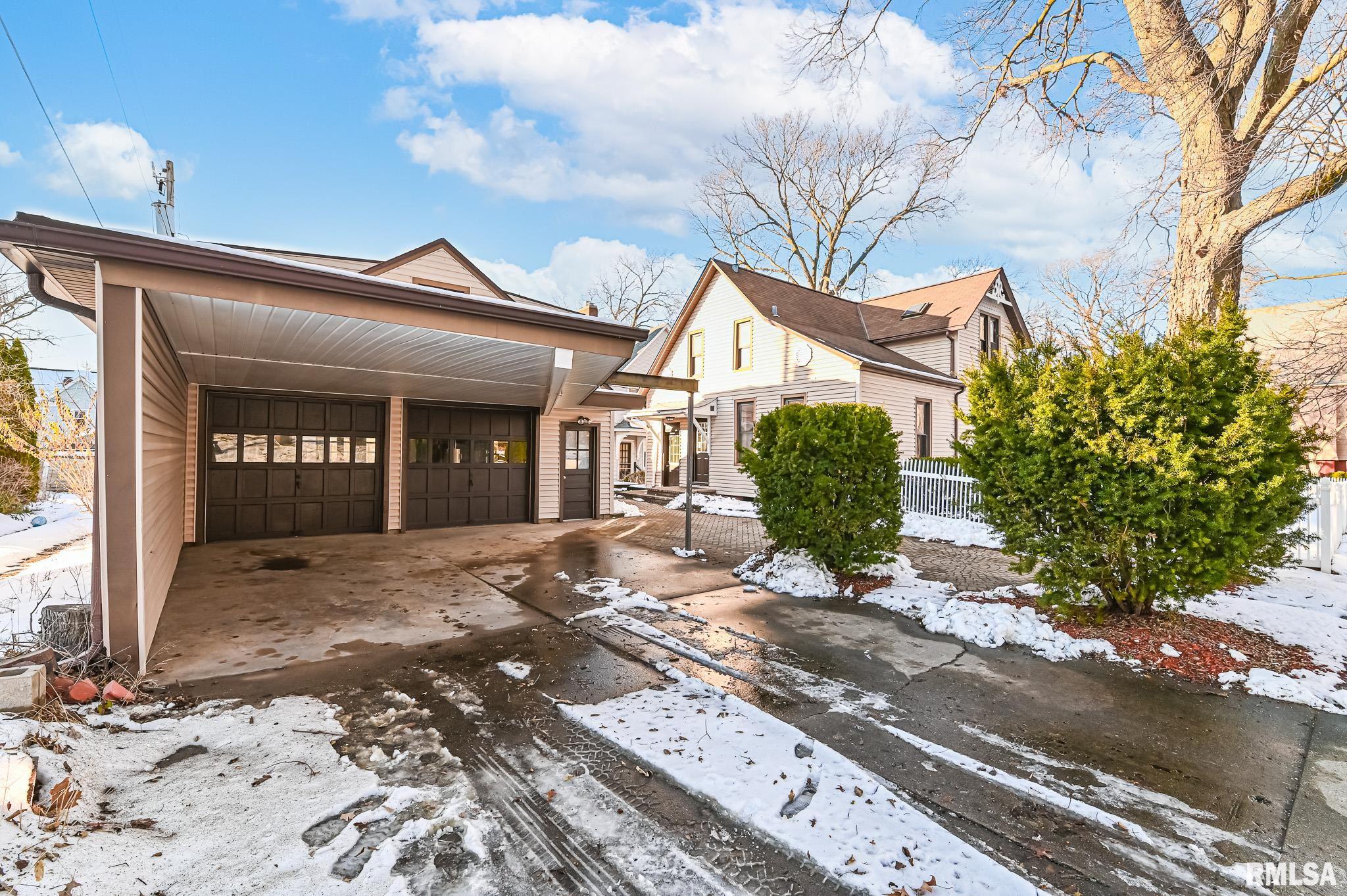 412 Washington Street Pekin, IL 61554 - Photo 1 of 47