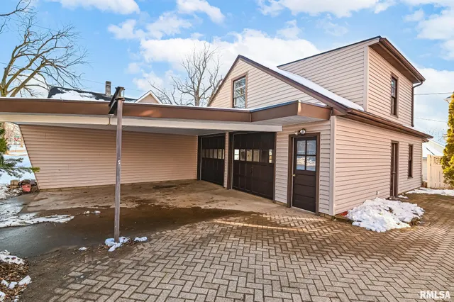 $189,900 | 412 Washington Street, Pekin, IL 61554