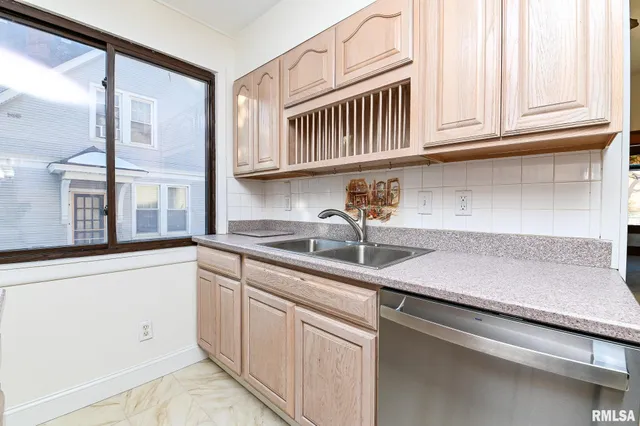 $189,900 | 412 Washington Street, Pekin, IL 61554