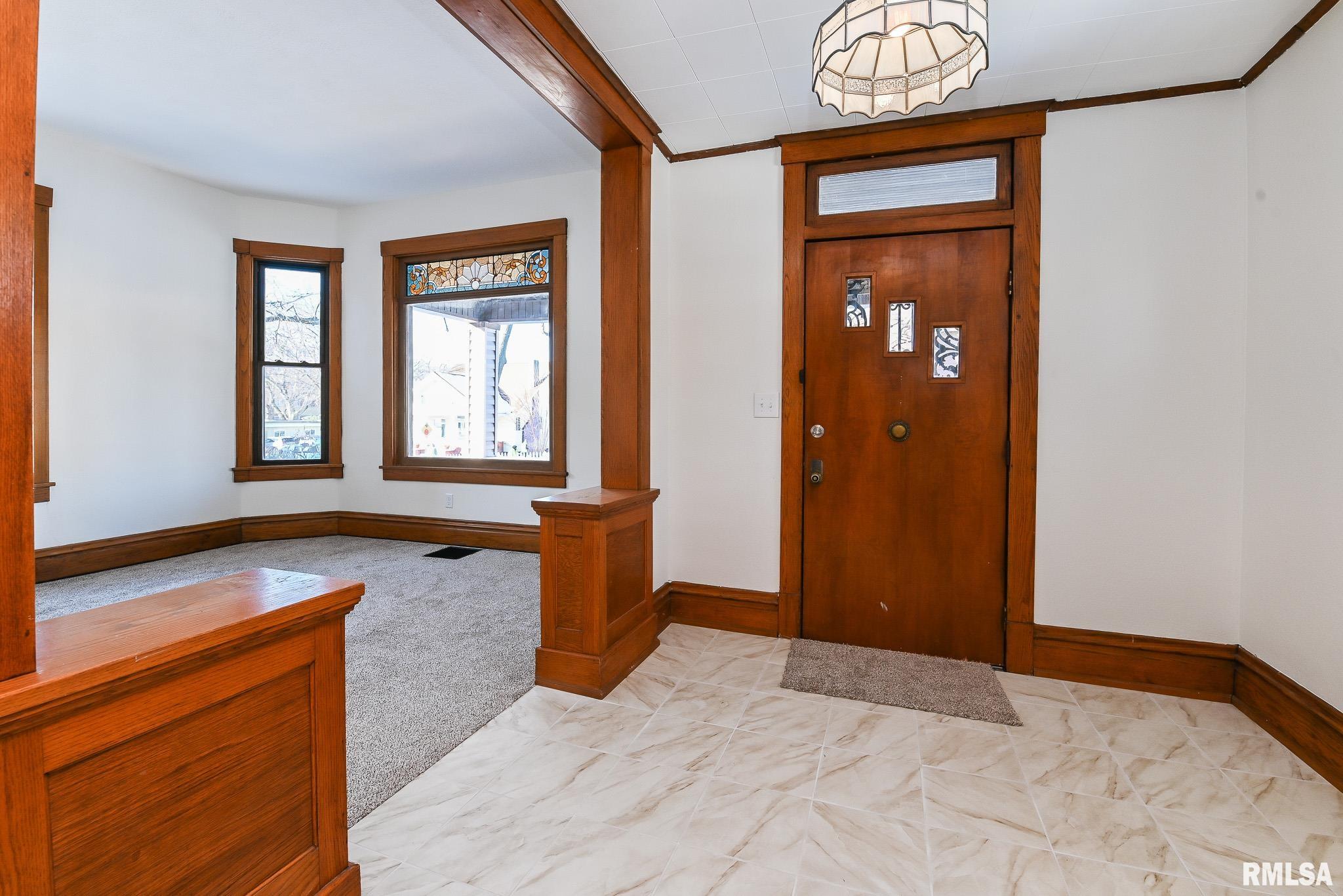 412 Washington Street Pekin, IL 61554 - Photo 4 of 47