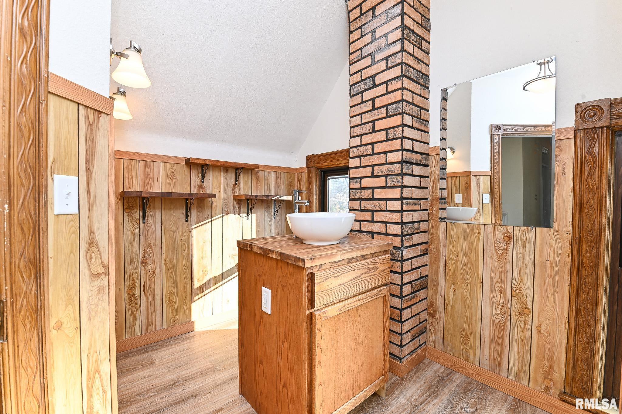 412 Washington Street Pekin, IL 61554 - Photo 9 of 47