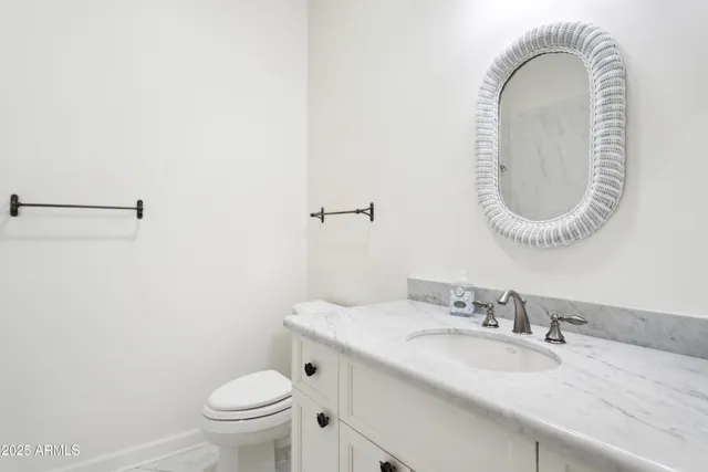 $1,490,000 | 316 East Bethany Home Road, Unit 10, Phoenix, AZ 85012