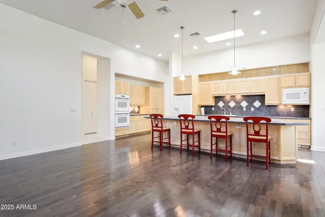 $1,490,000 | 316 East Bethany Home Road, Unit 10, Phoenix, AZ 85012