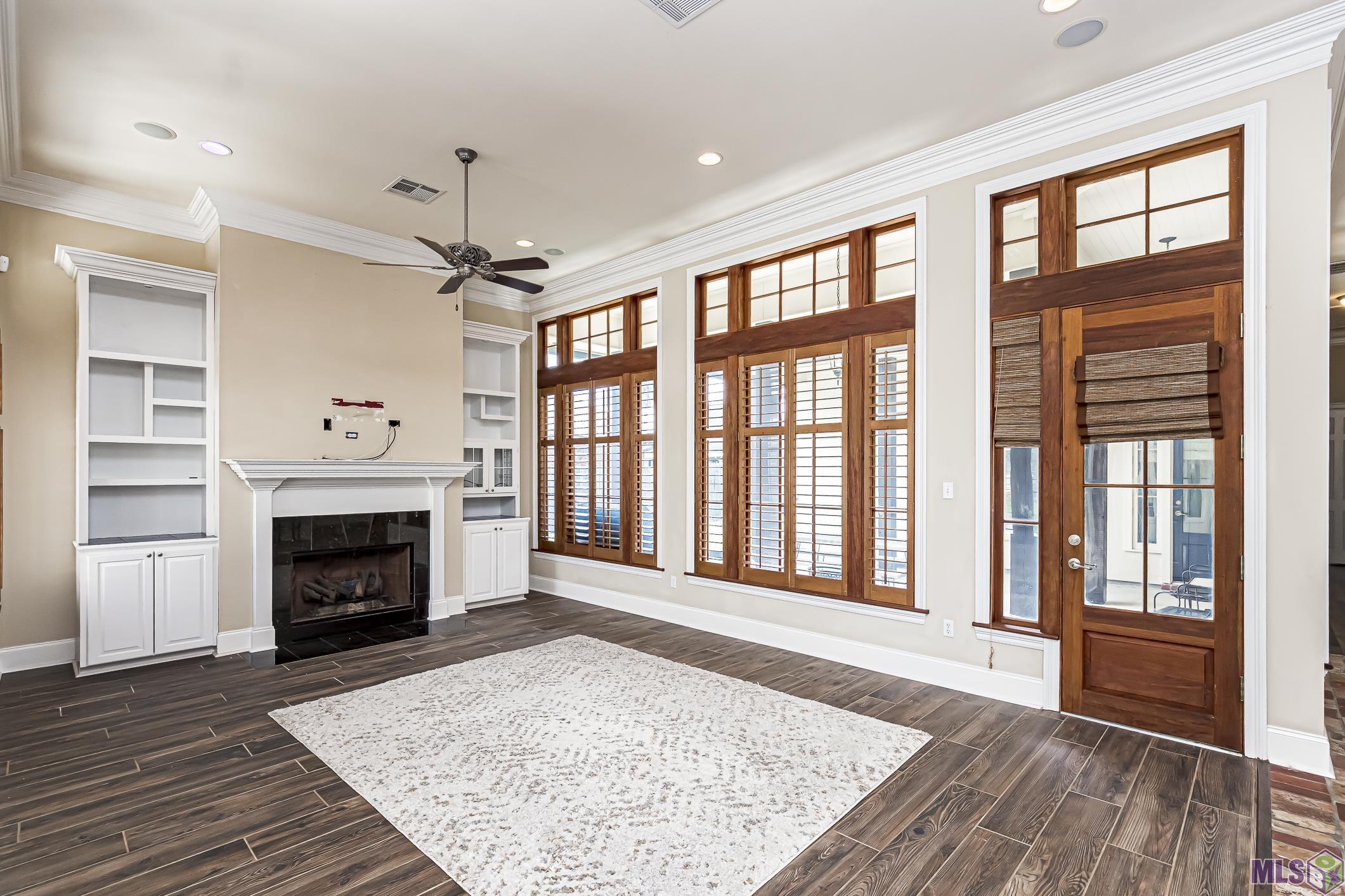 9057 Foxgate Drive Baton Rouge, LA 70809 - Photo 3 of 19 Living Room