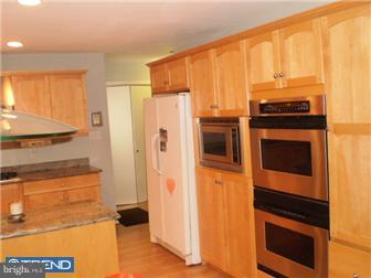 438 Round Hill Road Wayne, PA 19087 - Photo 3 of 12 Kitchen