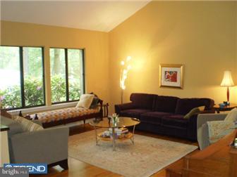 438 Round Hill Road Wayne, PA 19087 - Photo 7 of 12 Living Room