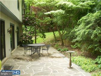 438 Round Hill Road Wayne, PA 19087 - Photo 10 of 12 View