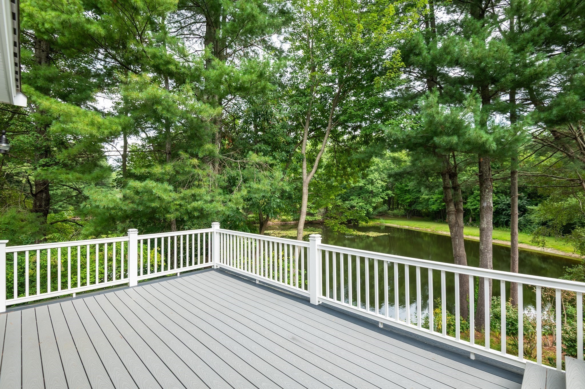 19 Devonshire Road Middleton, MA 01949 - Photo 5 of 41 Gallery Image 5