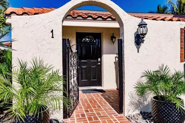 $2,500 | 1455 Curlew Avenue, Unit 1, Naples, FL 34102