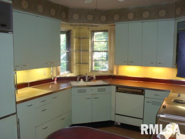 10 North Villa Grove Springfield, IL 62712 - Photo 13 of 30 Gallery Image 13