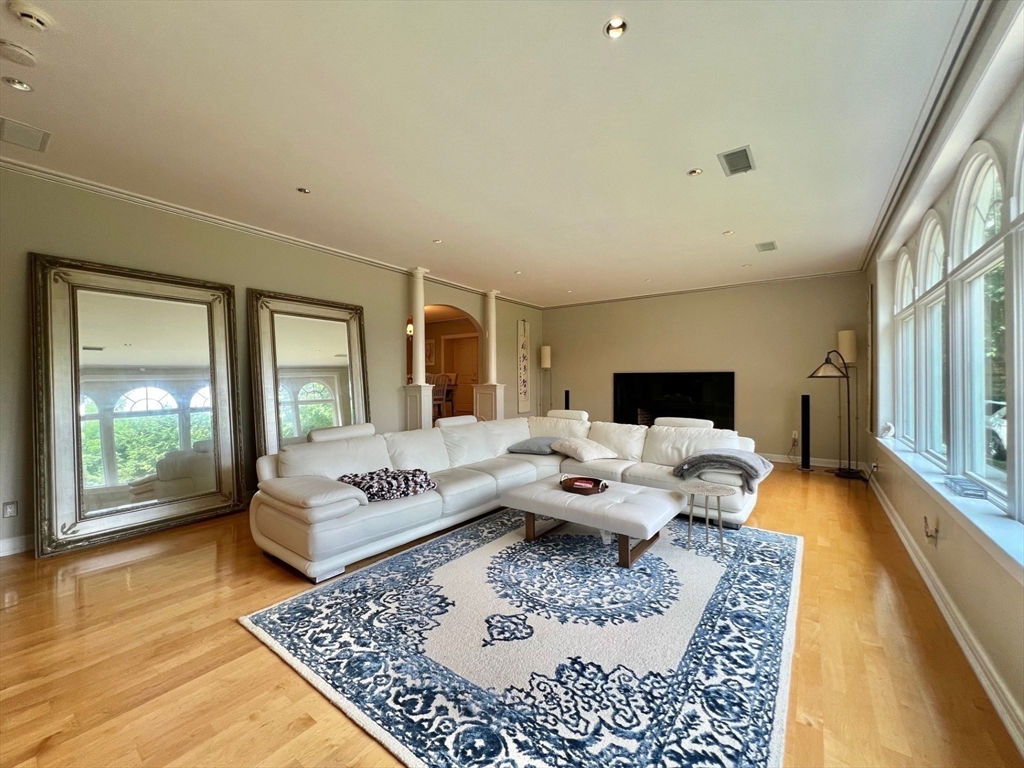 75 Lee Street Brookline, MA 02445 - Photo 6 of 30