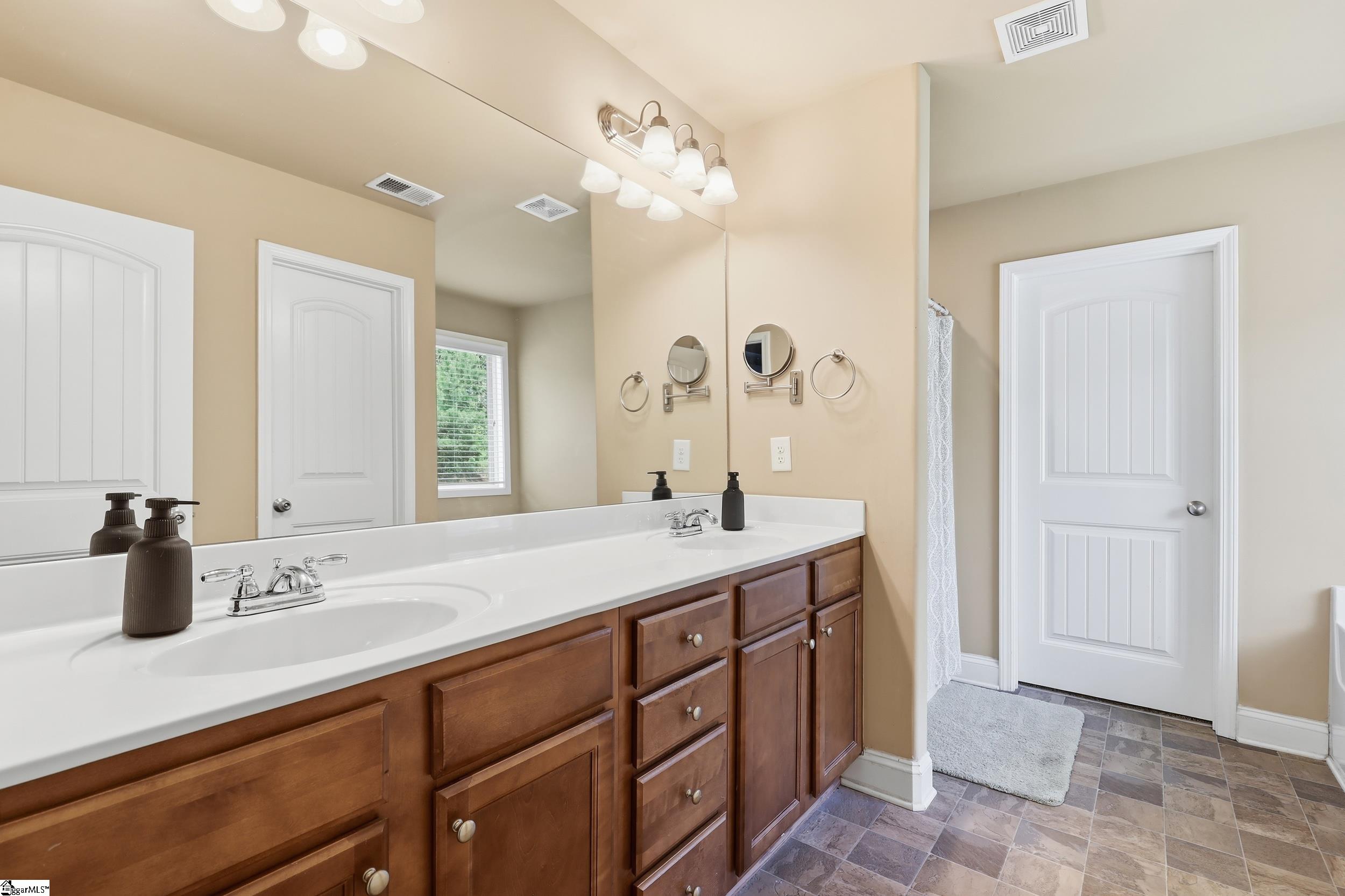 144 Shakleton Drive Anderson, SC 29625 - Photo 18 of 40