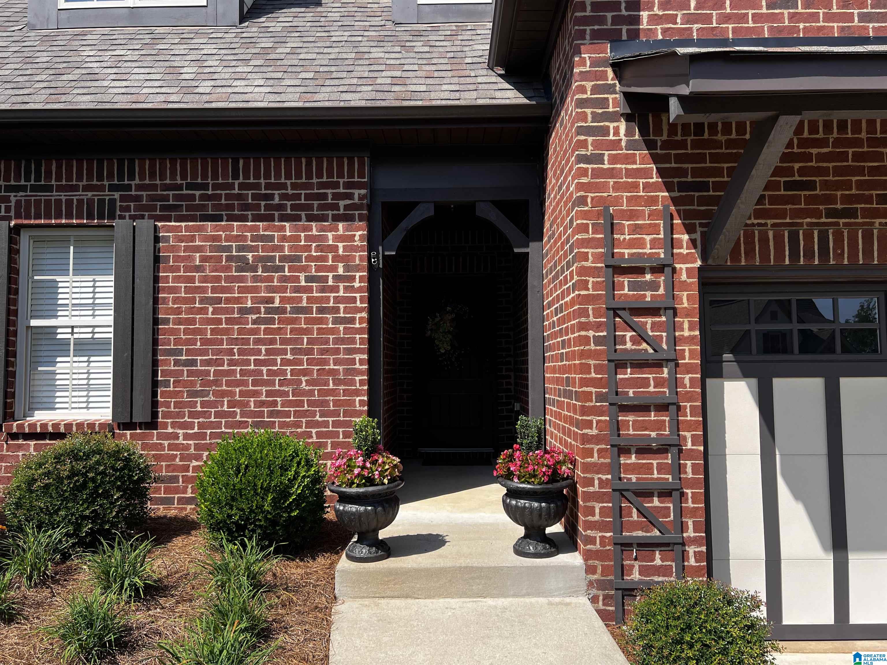 1290 Grants Way Birmingham, AL 35210 - Photo 4 of 33