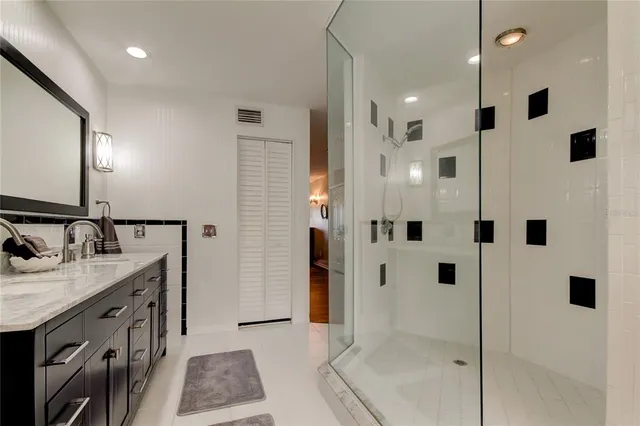 a outdoor view with a sitting space