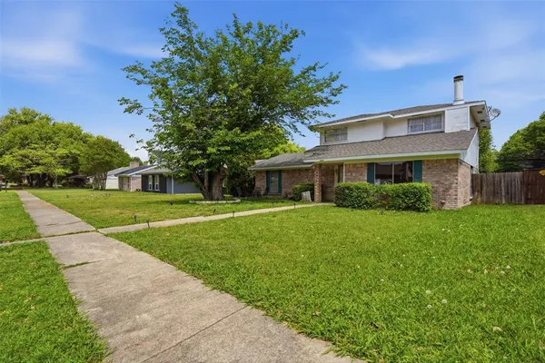 $290,000 | 2917 Brookcrest Drive, Garland, TX 75040