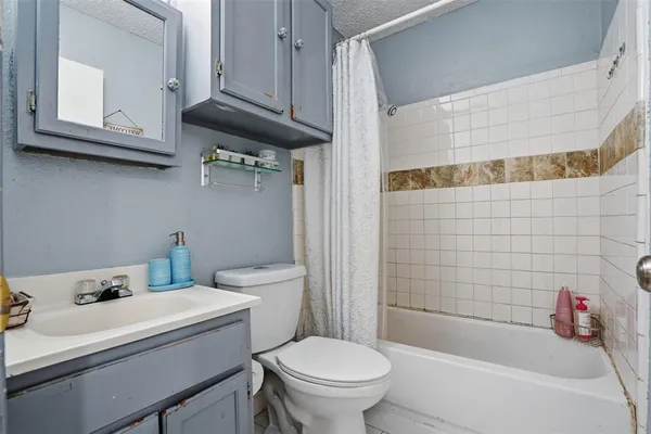 $290,000 | 2917 Brookcrest Drive, Garland, TX 75040