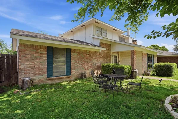 $290,000 | 2917 Brookcrest Drive, Garland, TX 75040