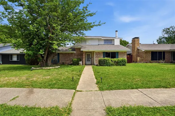 $290,000 | 2917 Brookcrest Drive, Garland, TX 75040