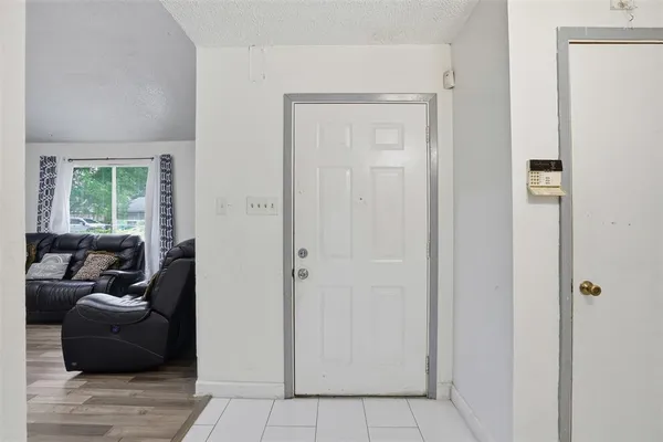$290,000 | 2917 Brookcrest Drive, Garland, TX 75040