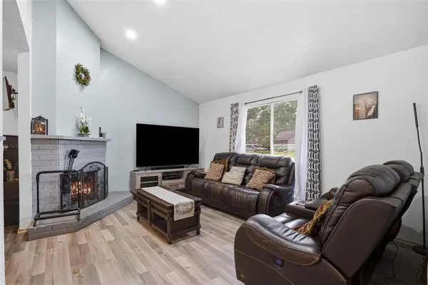 $290,000 | 2917 Brookcrest Drive, Garland, TX 75040