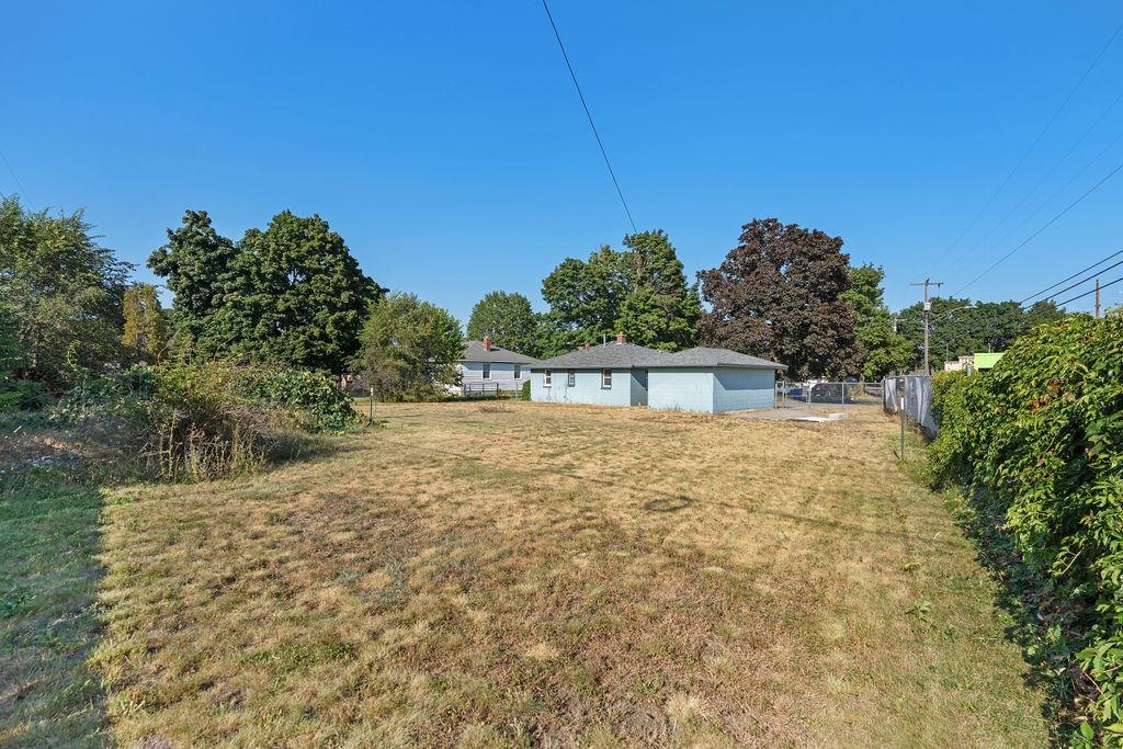 2803 North Maple Road Millwood, WA 99206 - Photo 20 of 28