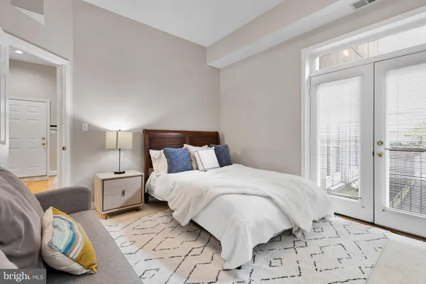 $3,550 | 2201 K Street Northwest, Unit 4, Washington, DC 20037