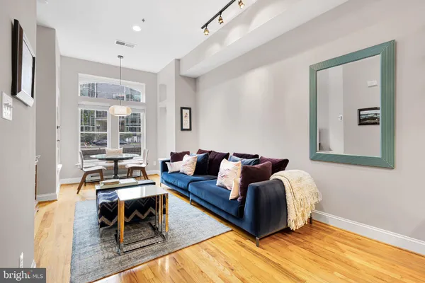 $3,550 | 2201 K Street Northwest, Unit 4, Washington, DC 20037