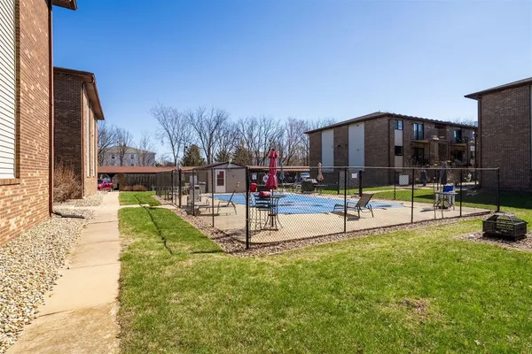 $84,900 | 1916 Tracy Drive, Unit 48, Bloomington, IL 61704