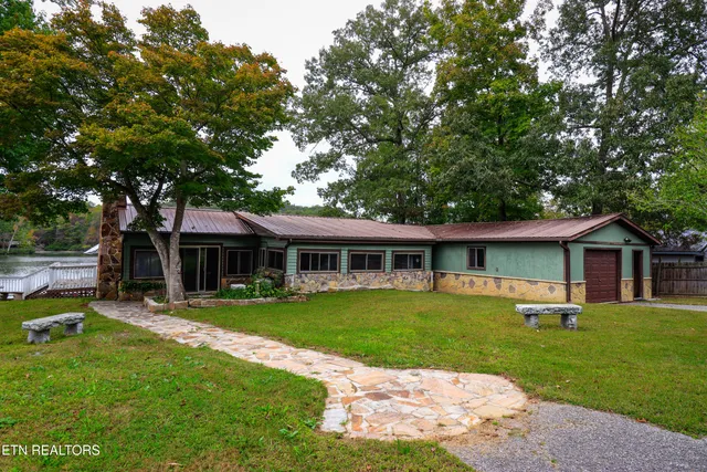 $894,000 | 130 Hickory Lane, Kingston, TN 37763