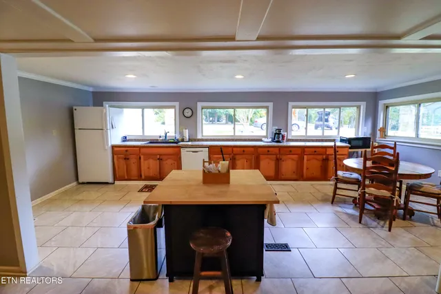 $894,000 | 130 Hickory Lane, Kingston, TN 37763