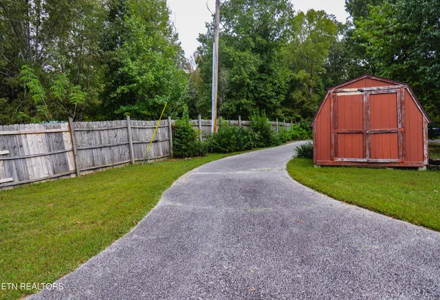 $894,000 | 130 Hickory Lane, Kingston, TN 37763