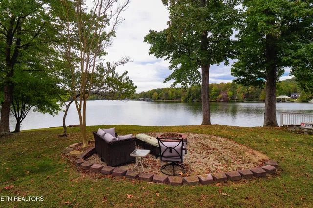 $894,000 | 130 Hickory Lane, Kingston, TN 37763