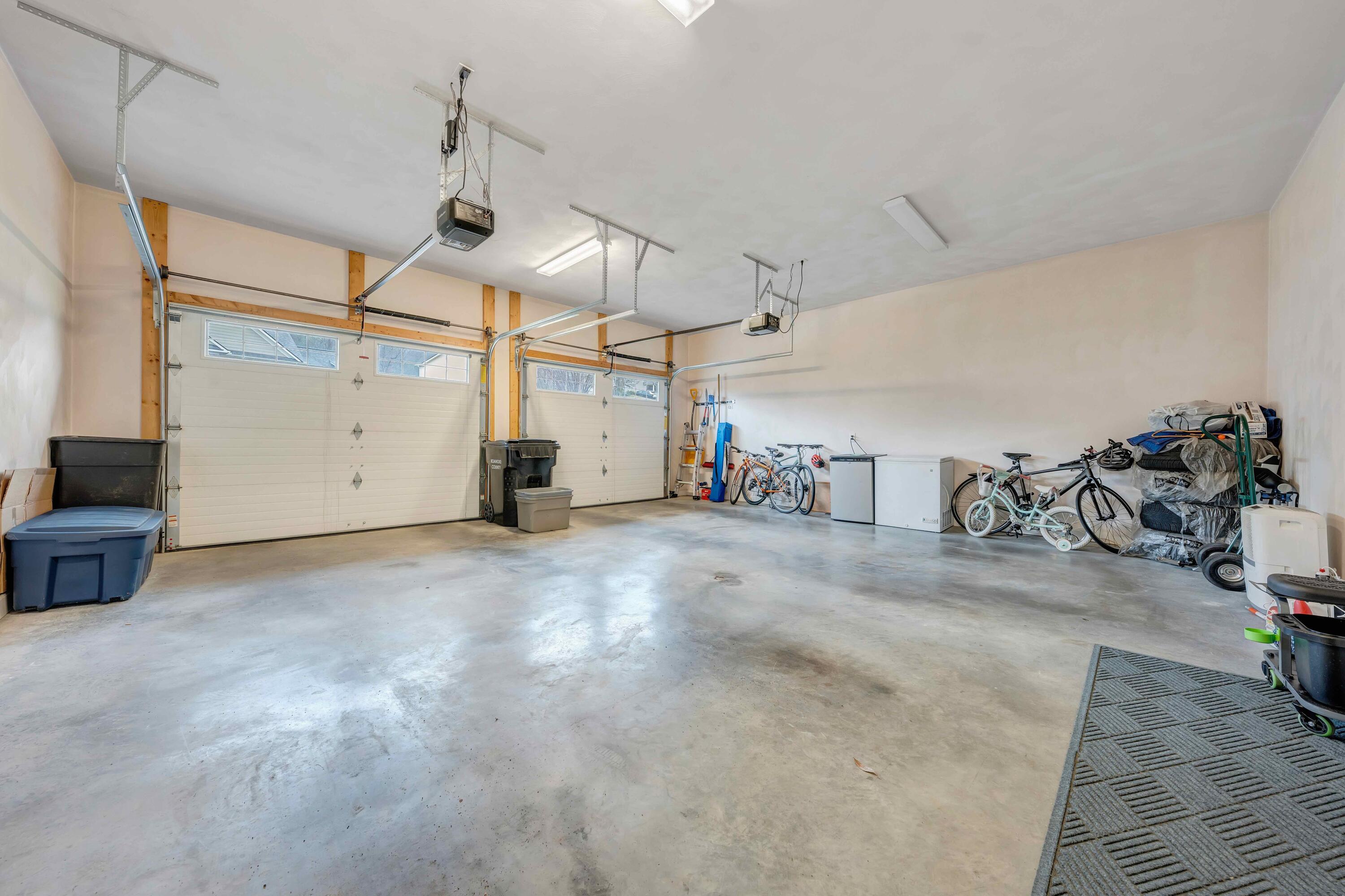 7041 Mountain Spring Trail Roanoke, VA 24018 - Photo 39 of 62 a view of a garage