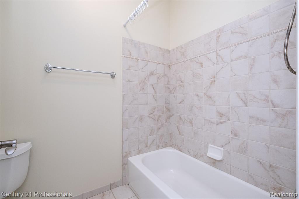 302 West 3rd Street Rochester, MI 48307 - Photo 55 of 74 Gallery Image 55