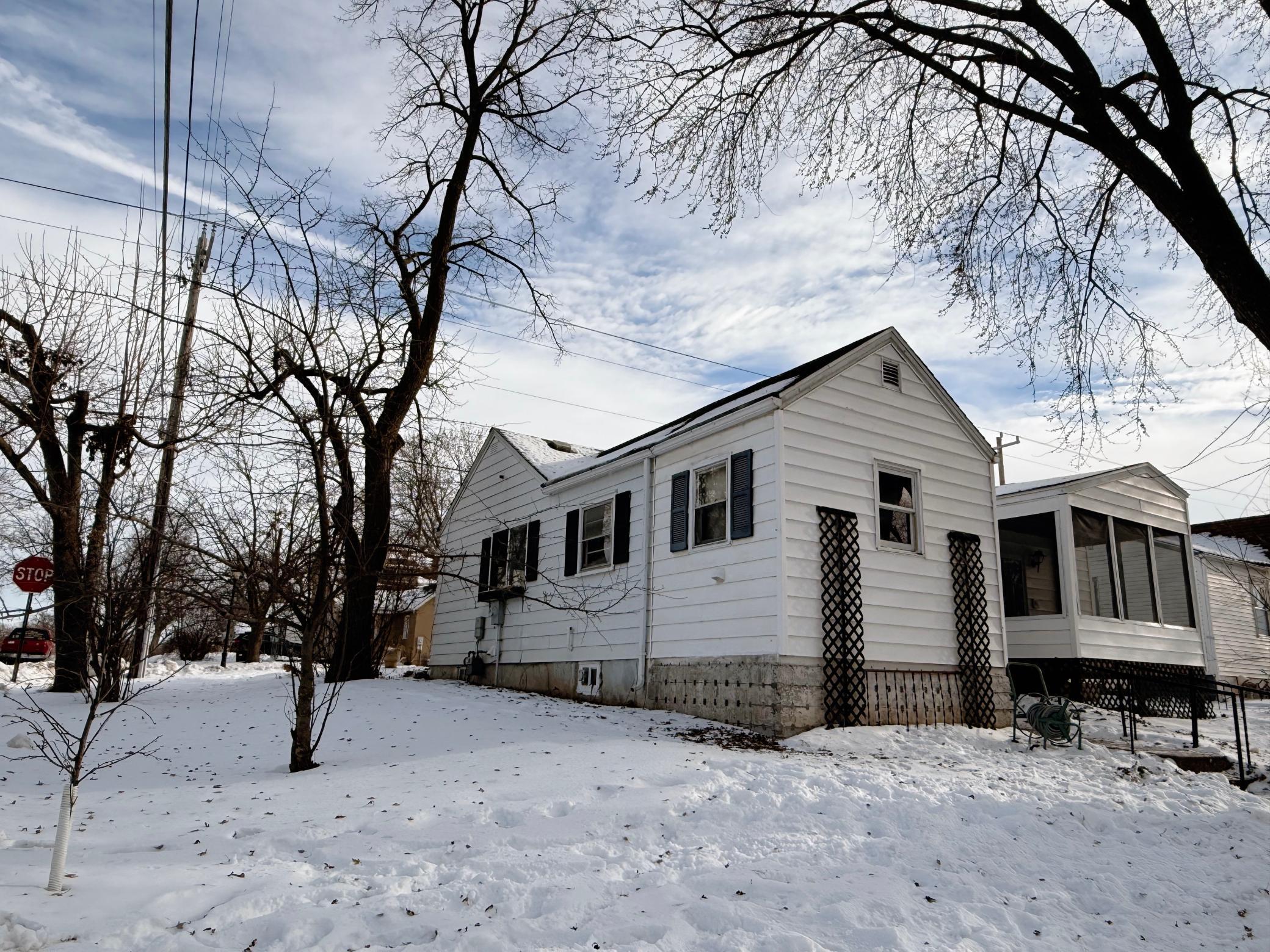 611 14th Street Northwest Austin, MN 55912 - Photo 3 of 23