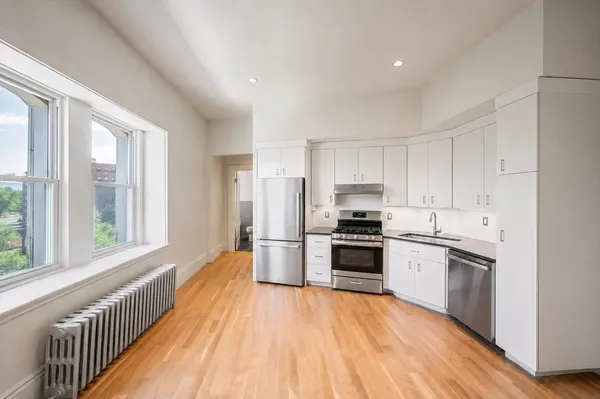 $2,900 | 274 Washington Street, Unit 4, Brookline, MA 02445