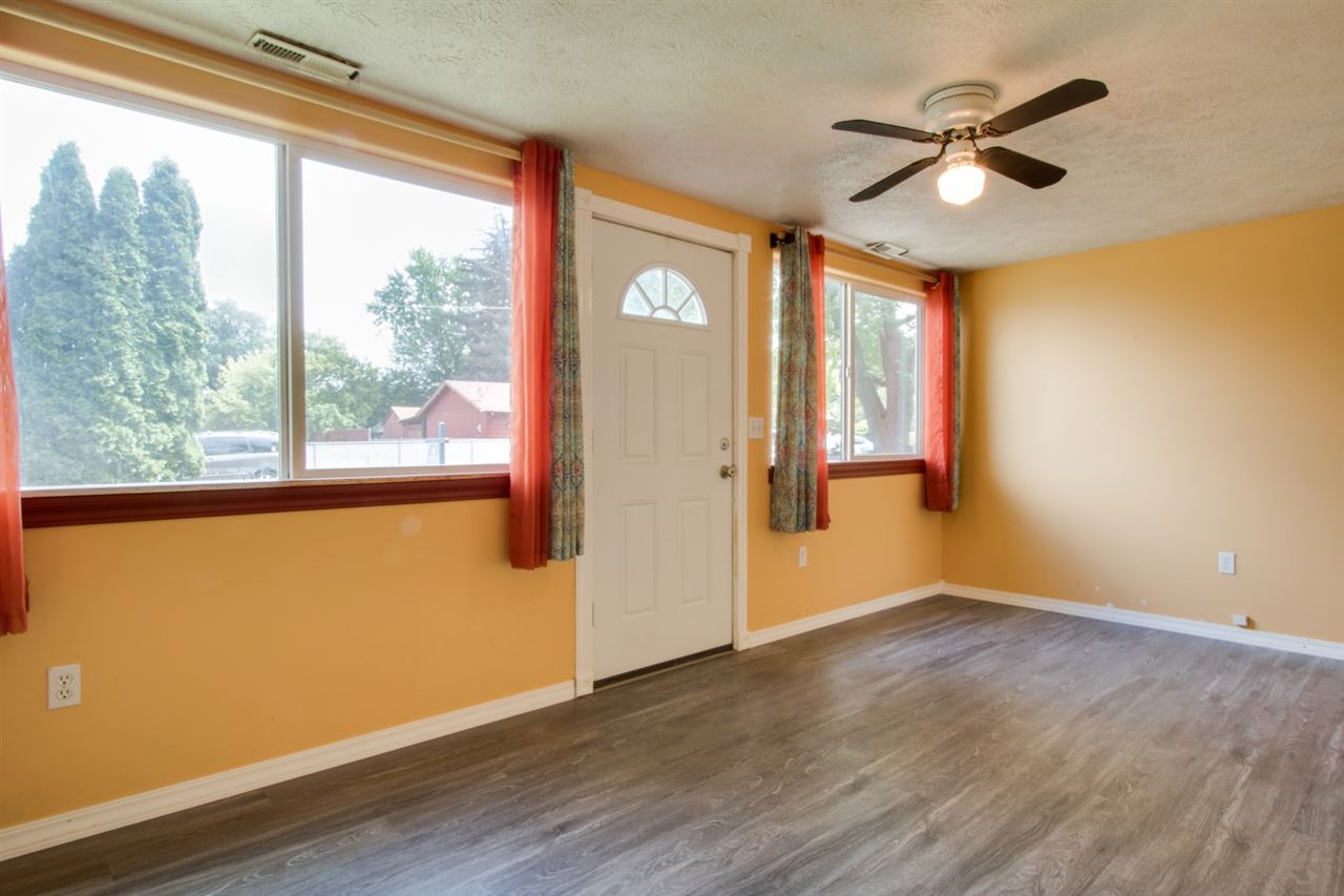 1503 North Sargent Road Spokane Valley, WA 99212 - Photo 4 of 23