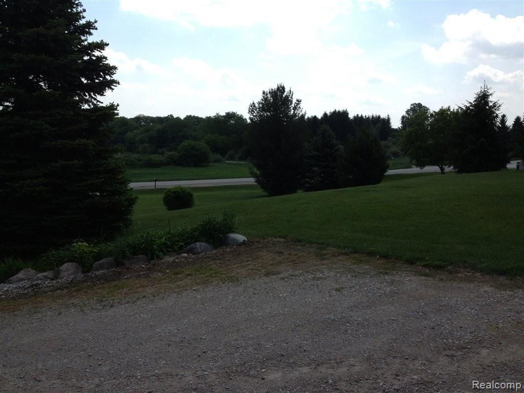 4954 Pinckney Road Howell, MI 48843 - Photo 3 of 20 Front yard.JPG