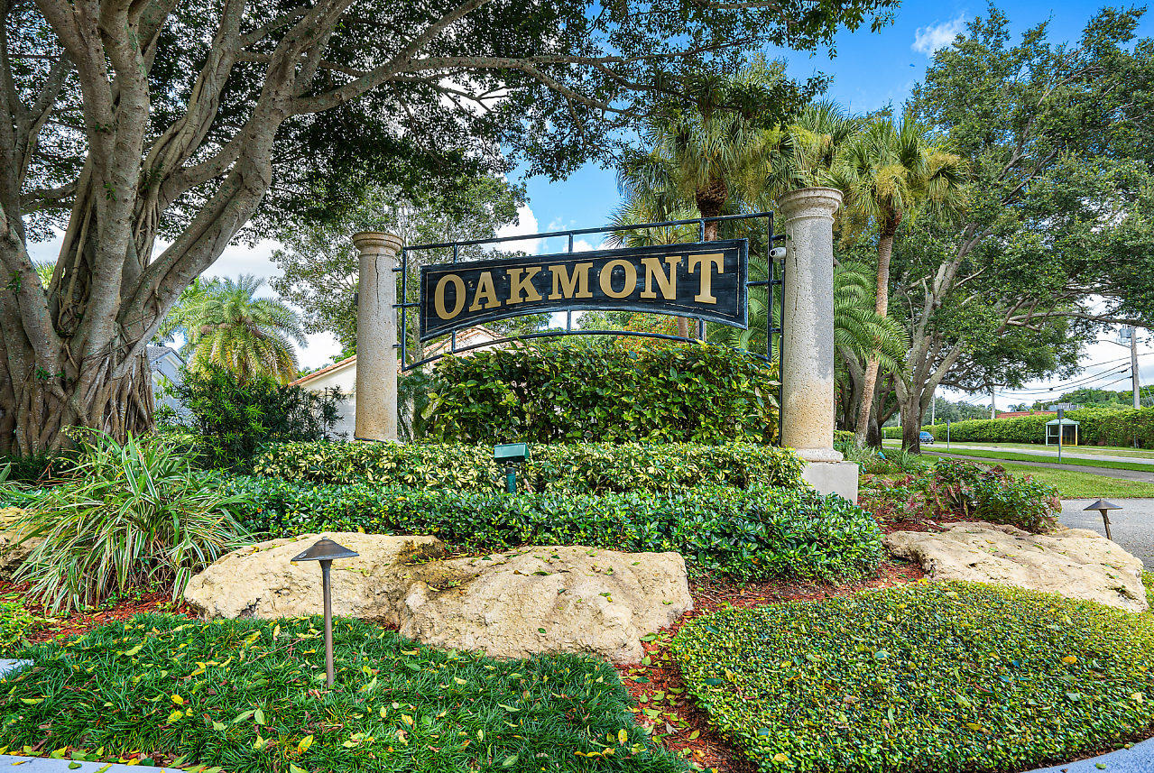 2004 Southwest 35th Avenue Delray Beach, FL 33445 - Photo 39 of 43 Coveted Oakmont Community