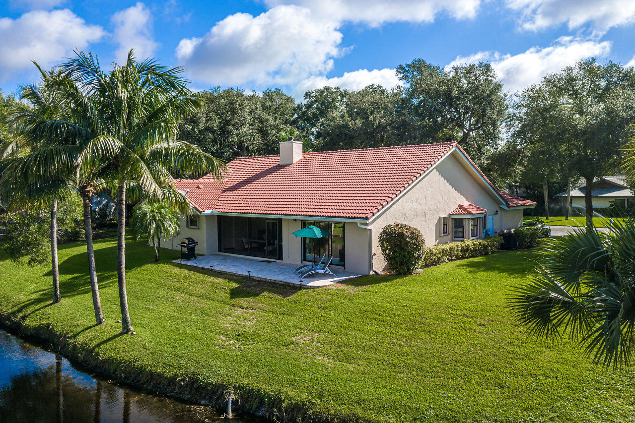 2004 Southwest 35th Avenue Delray Beach, FL 33445 - Photo 4 of 43 040-2004SW35thAve-DelrayBeach-FL-small