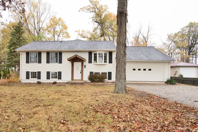 $325,000 | 3703 East 1000 North, Ossian, IN 46777