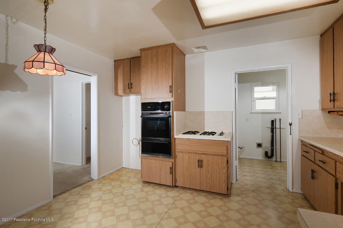 1320 Brixton Road Pasadena, CA 91105 - Photo 5 of 14 06