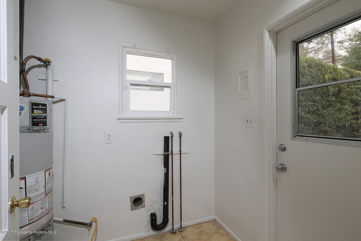 1320 Brixton Road Pasadena, CA 91105 - Photo 6 of 14 07