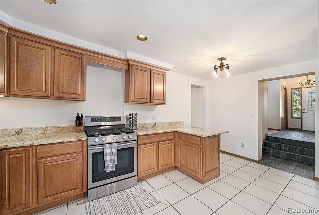 3627 Normandy Road Royal Oak, MI 48073 - Photo 10 of 29