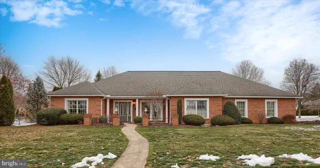$525,000 | 1779 Summerfield Drive, Mechanicsburg, PA 17055
