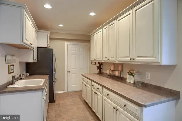 $525,000 | 1779 Summerfield Drive, Mechanicsburg, PA 17055